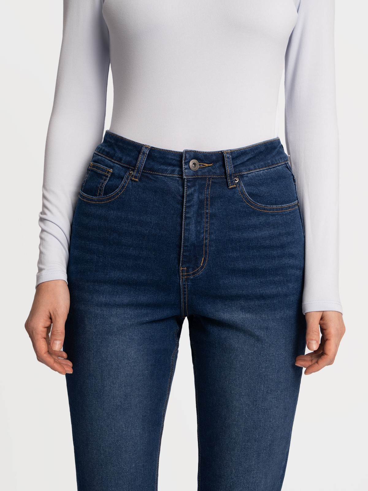 Джинсы силуэта Skinny со средней посадкой