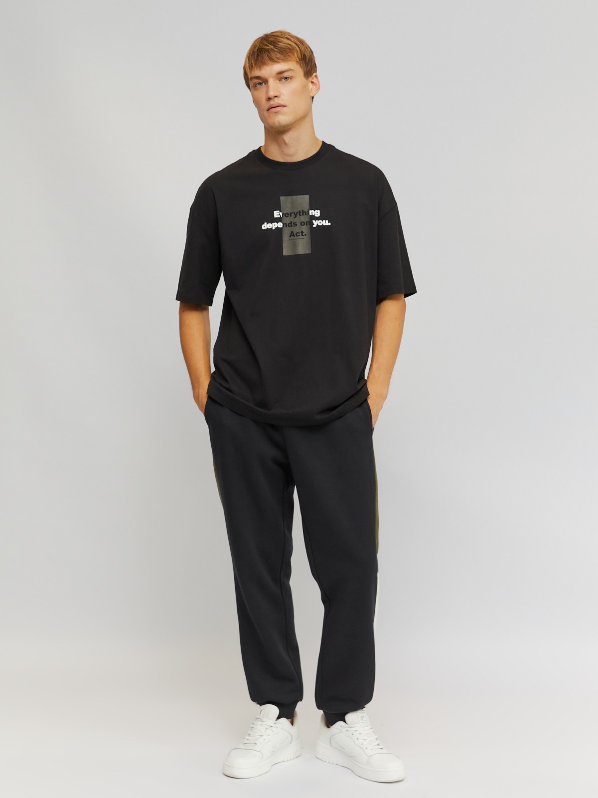 Футболка оверсайз силуэта из хлопка с надписью