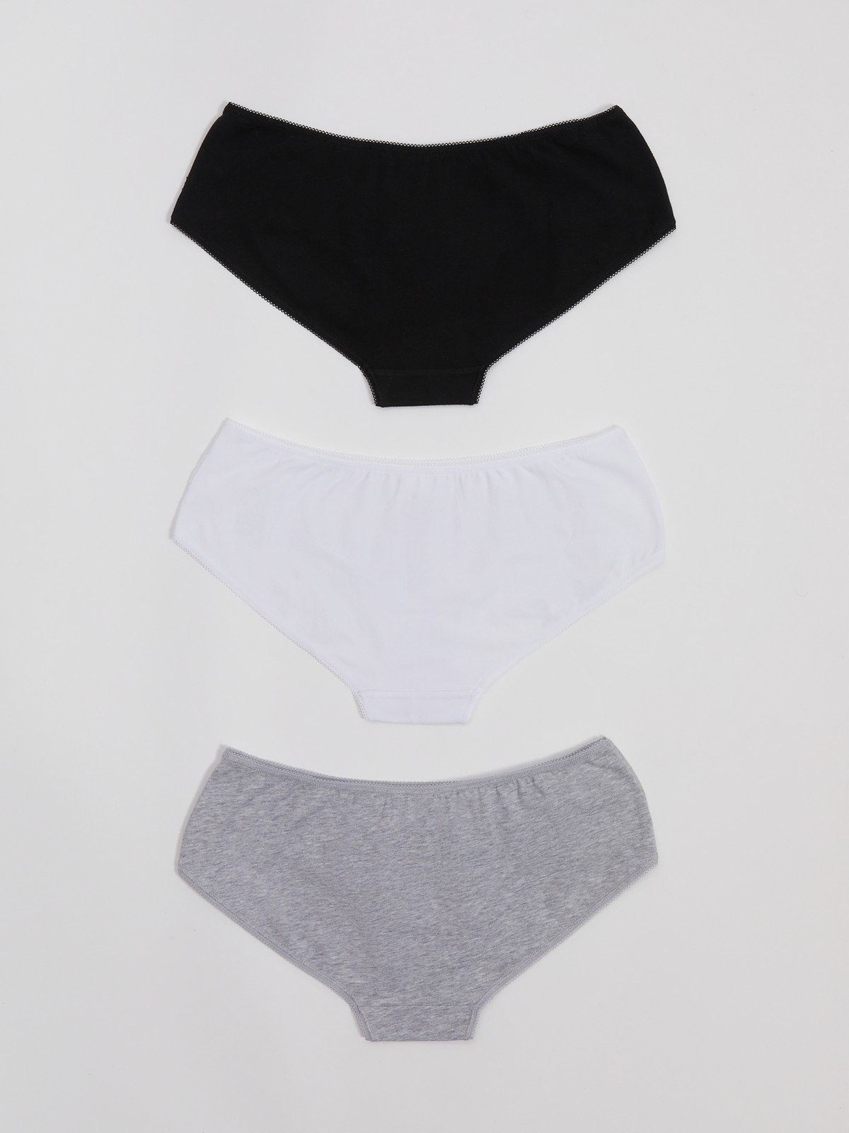 Комплект из трех трусов