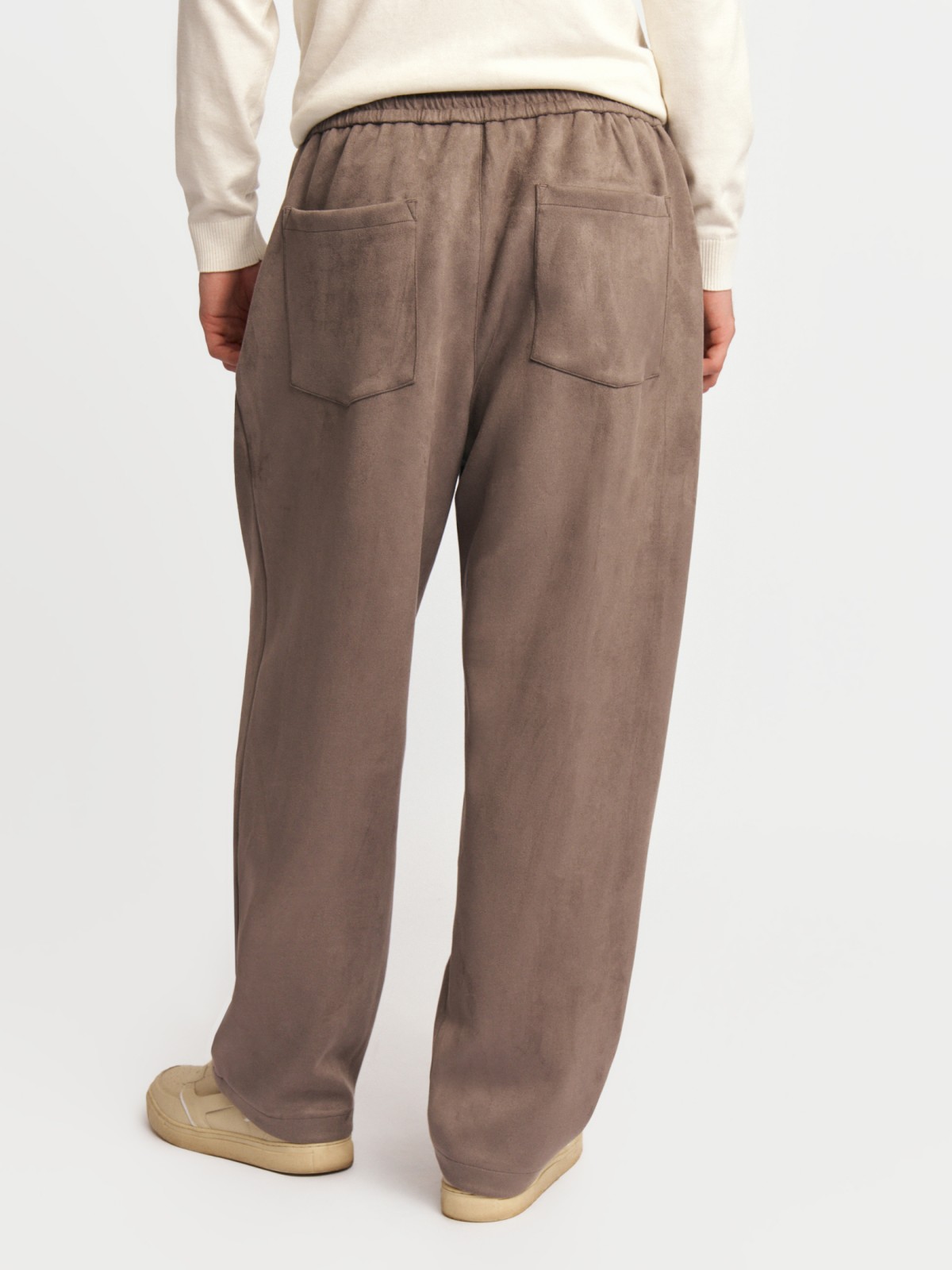 Брюки-джоггеры из экозамши