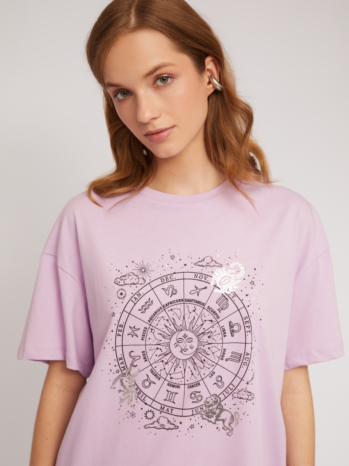 Трикотажная футболка из хлопка с принтом zolla N2424320W183, цвет лиловый, размер XS - фото 5
