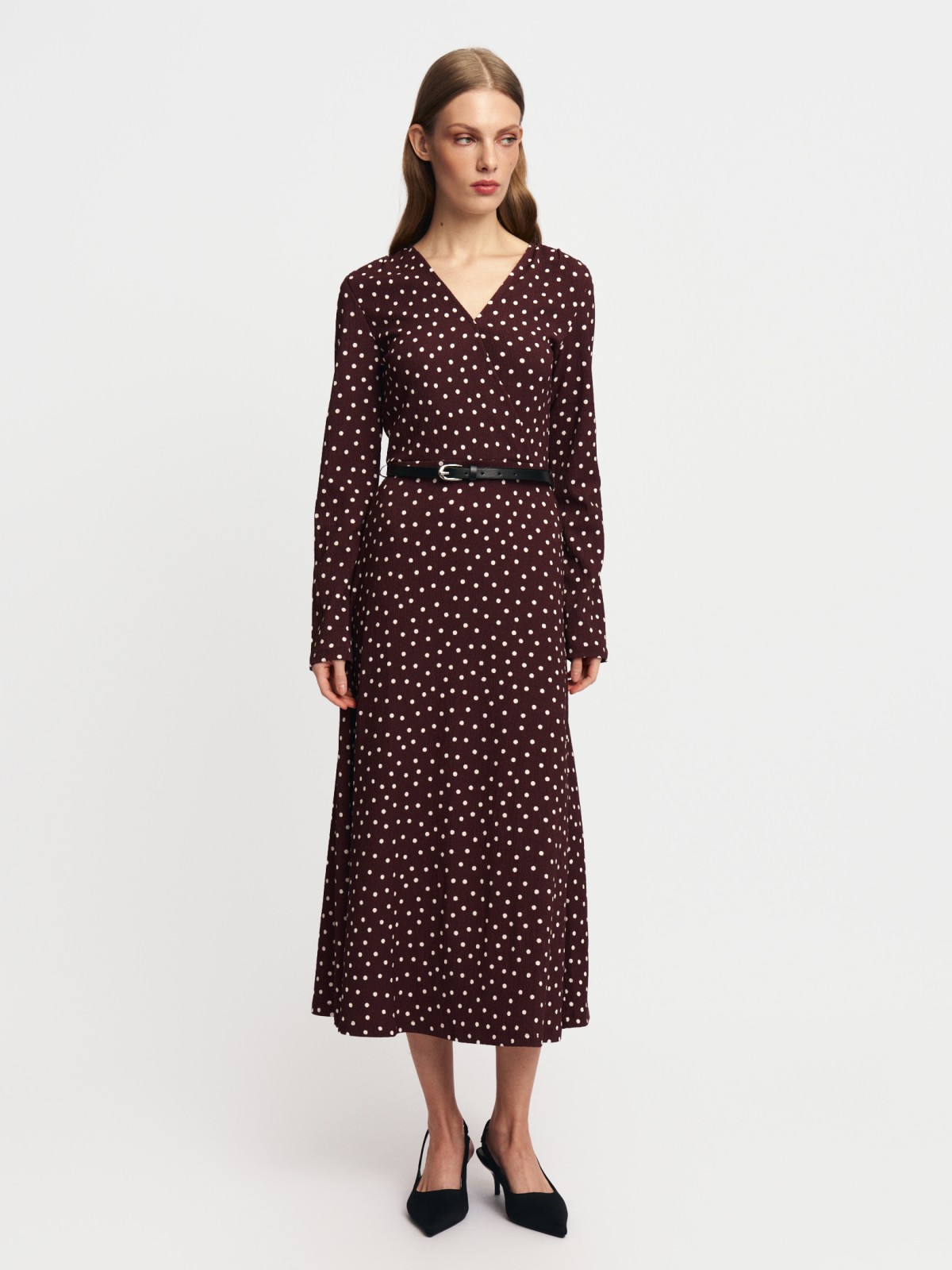 Платье миди в горошек с ремнём