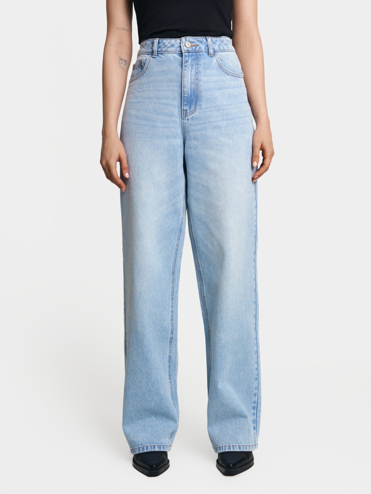 Джинсы прямого силуэта с высокой посадкой