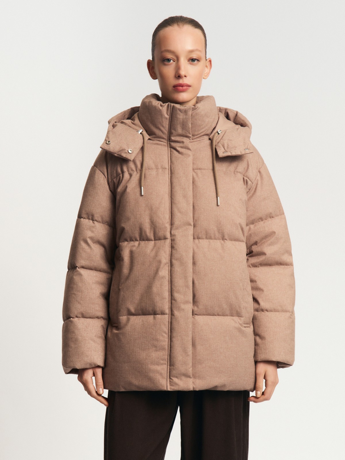 Тёплая дутая куртка с капюшоном