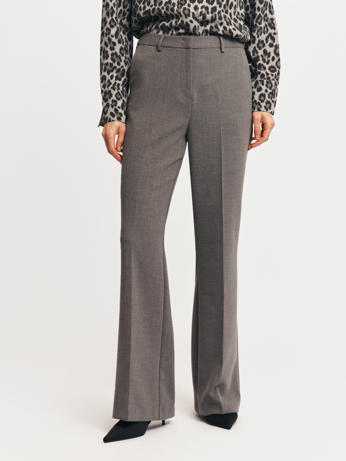 Брюки силуэта Bootcut со стрелками