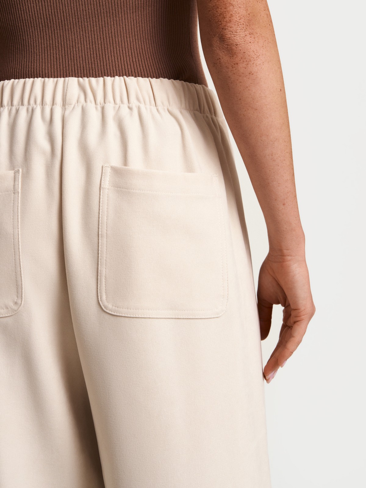 Брюки прямого фасона на резинке