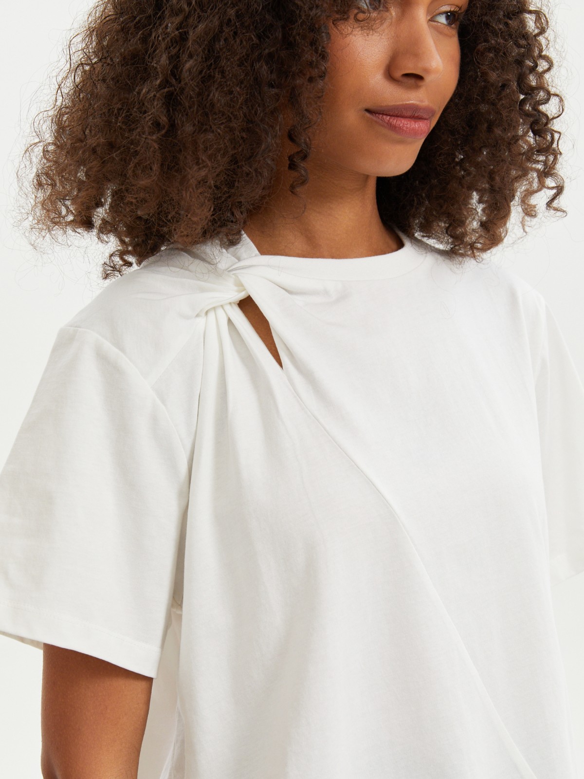 Футболка оверсайз из хлопка с узлом