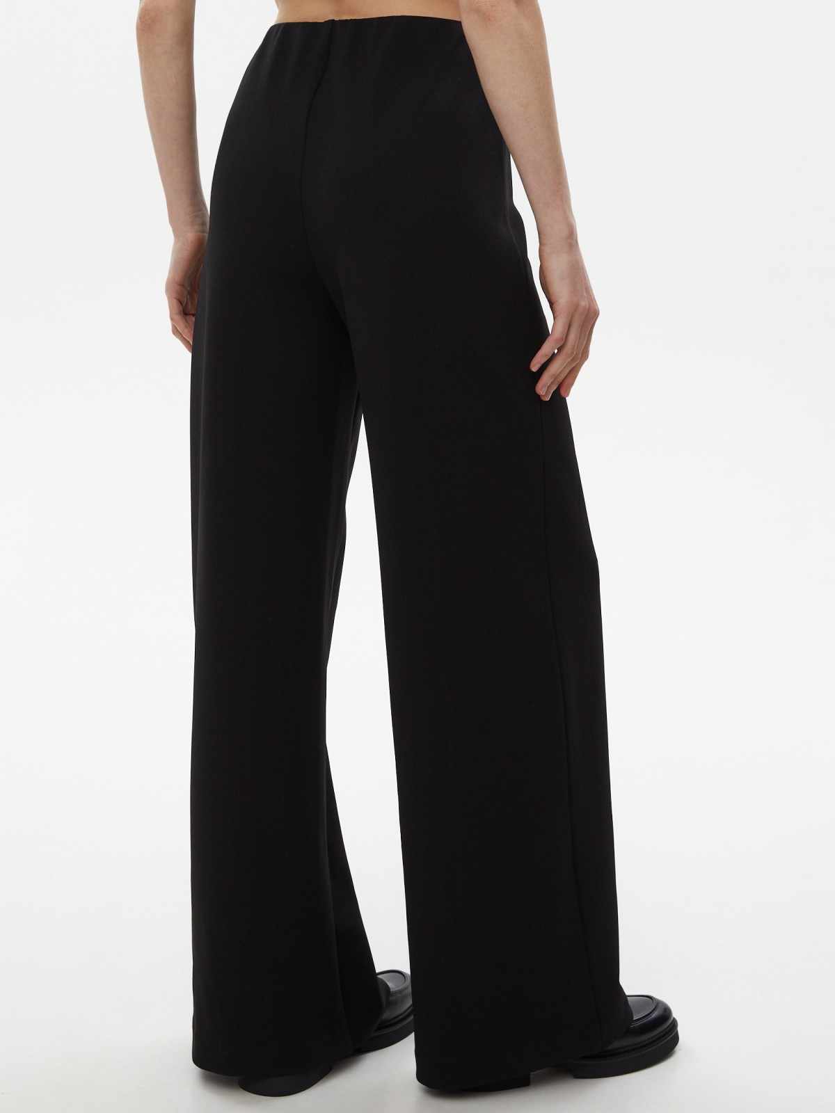 Широкие трикотажные брюки на резинке