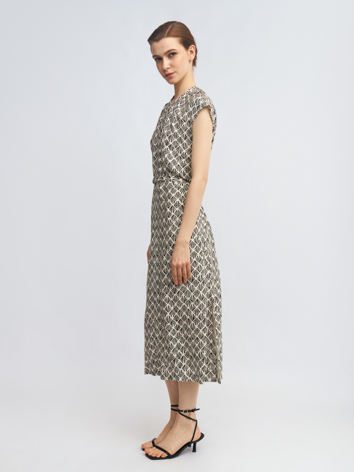 Платье-рубашка из вискозы с поясом