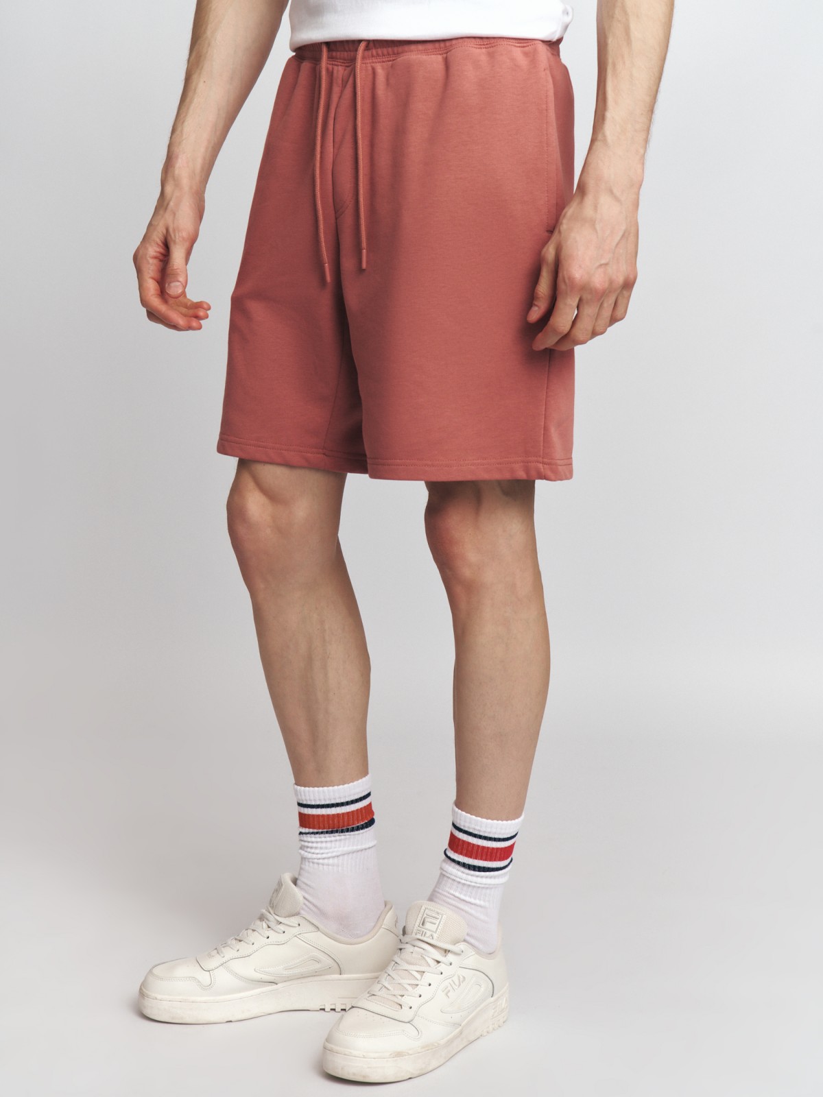 Трикотажные шорты на резинке