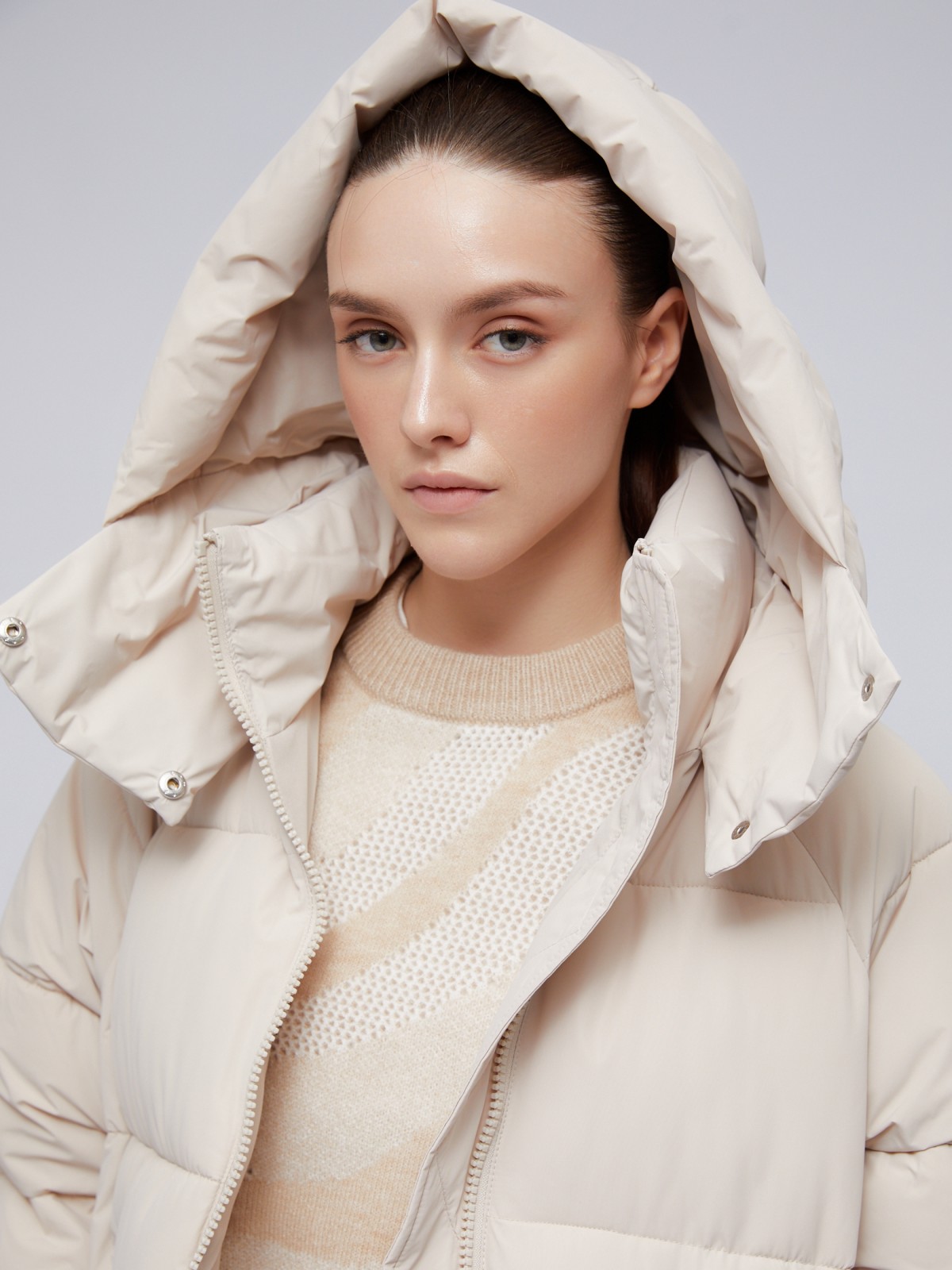 Тёплая куртка-пальто с капюшоном и двойным воротником