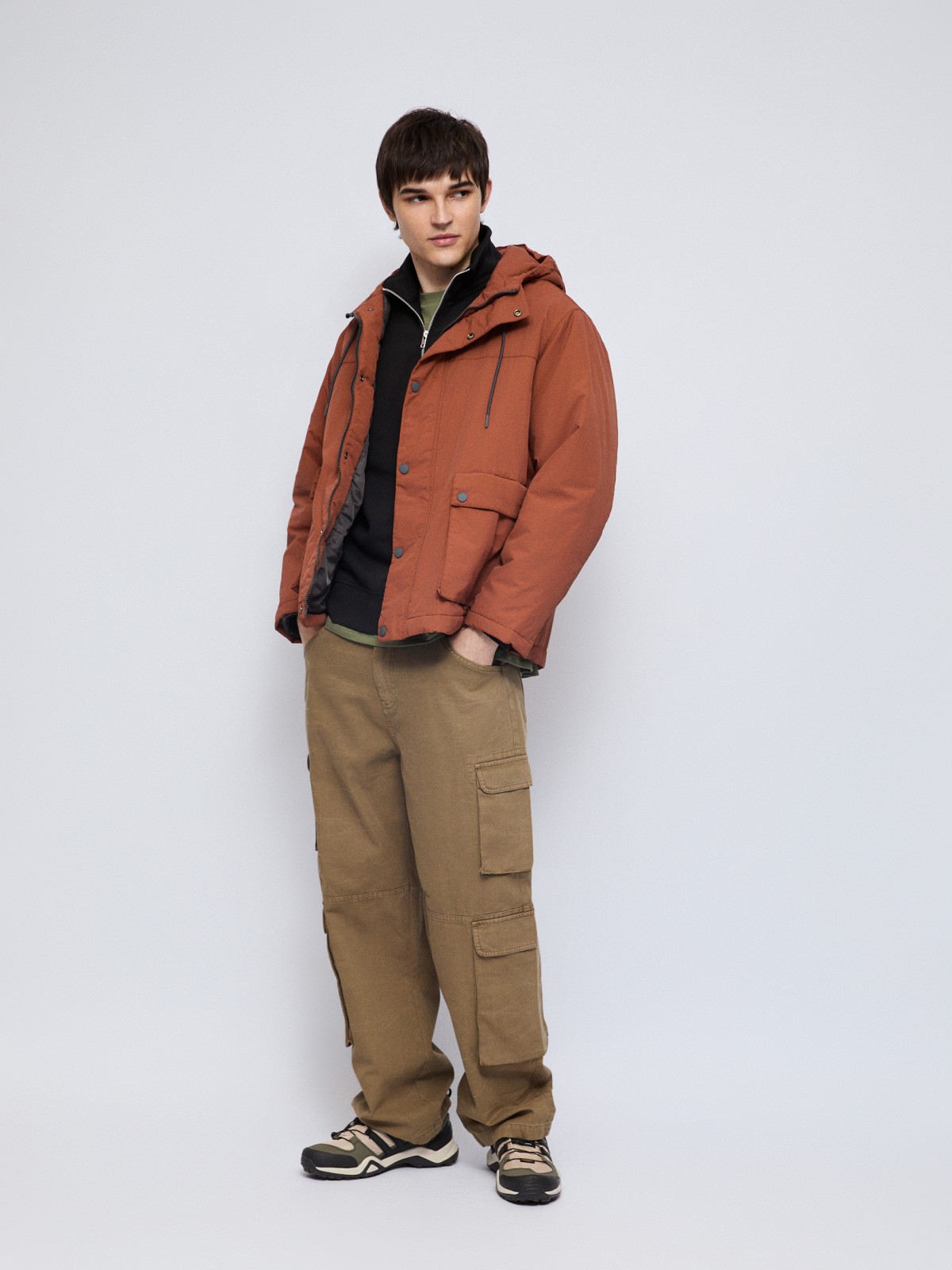 Тёплая куртка с капюшоном на синтепоне