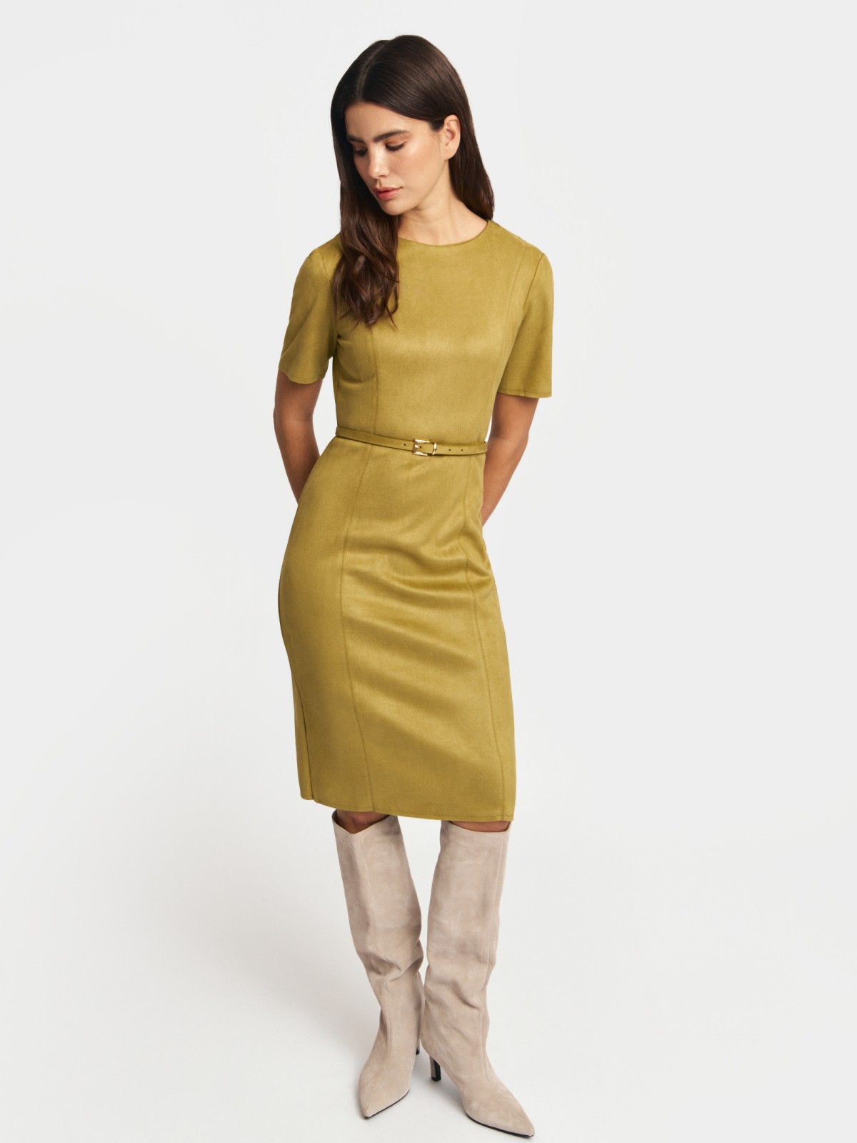 Платье из экозамши с коротким рукавом