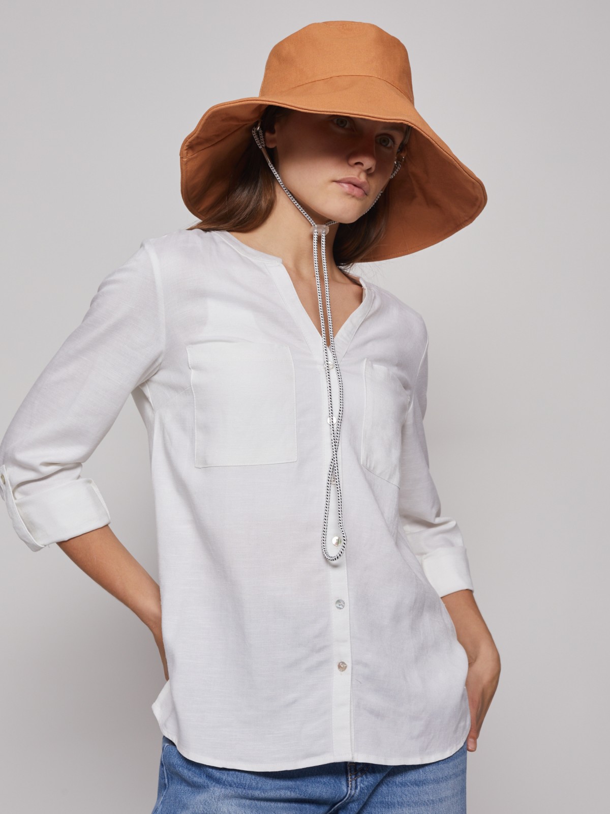 Широкополая панама с завязками