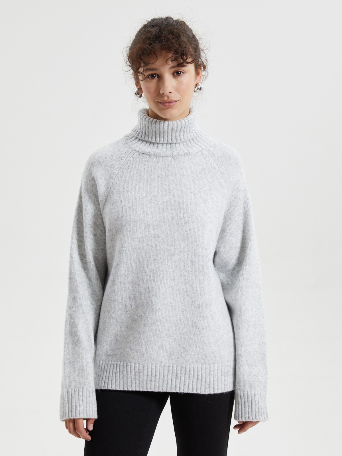 Вязаный свитер с шерстью