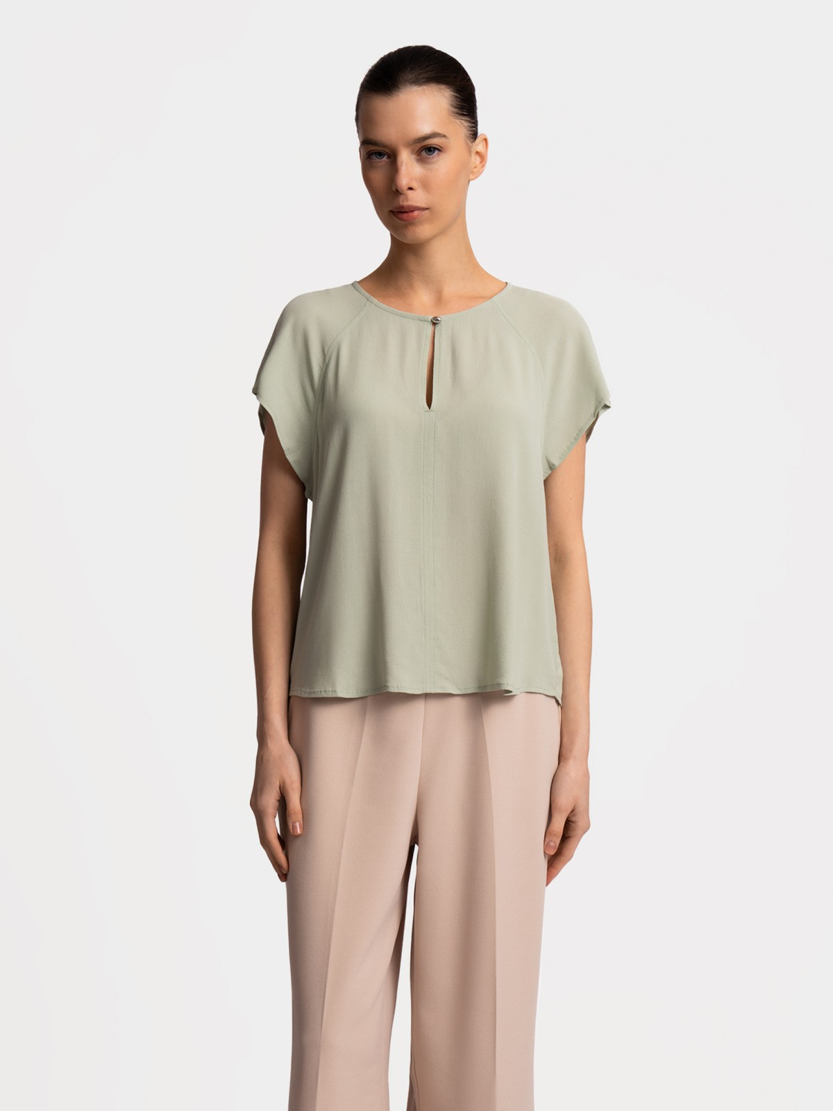 Блузка с короткими рукавами