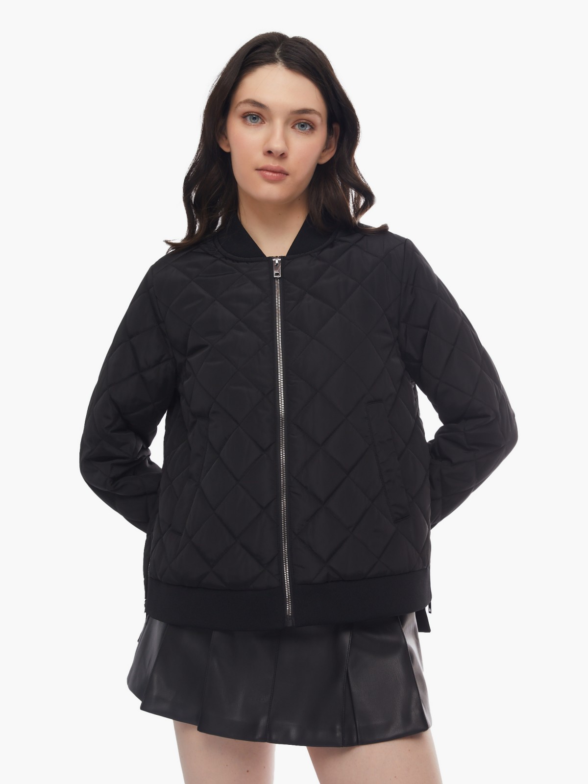 Тёплая куртка-бомбер на синтепоне со стёжкой zolla 024125102224, цвет черный, размер XS - фото 4