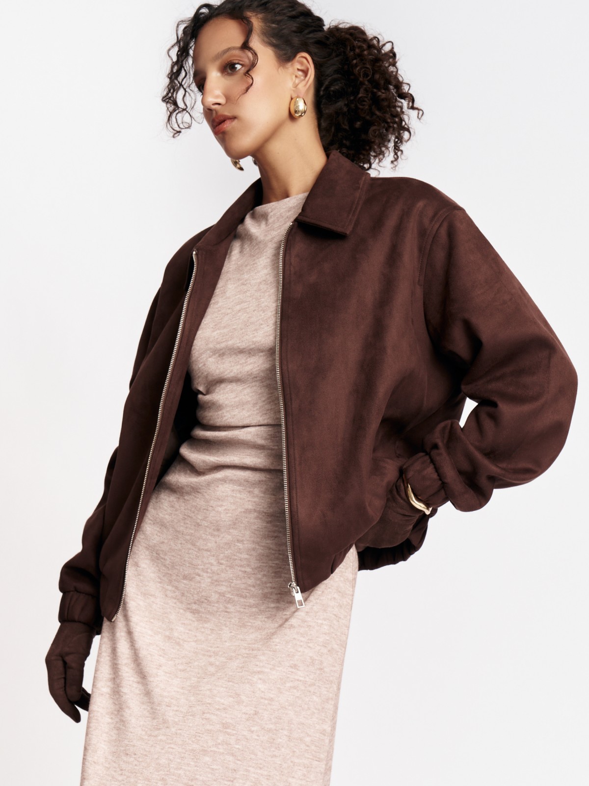 Куртка-бомбер из экозамши с воротником