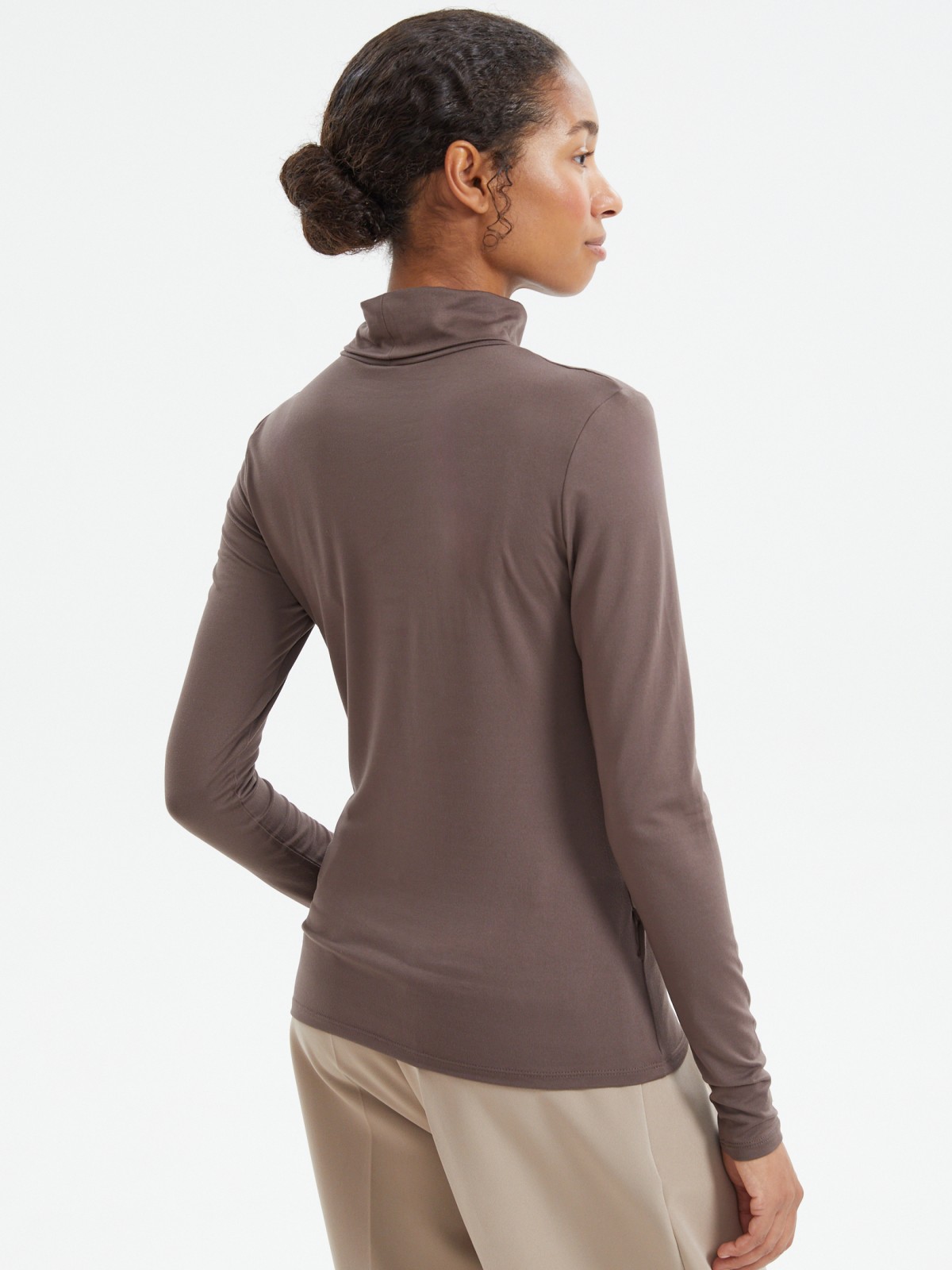 Трикотажная водолазка с горлом