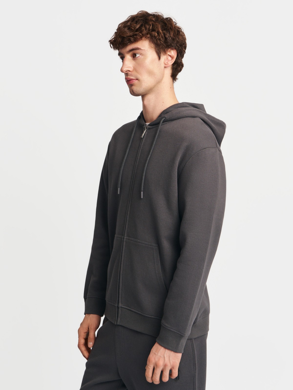 Толстовка на молнии с капюшоном однотонная