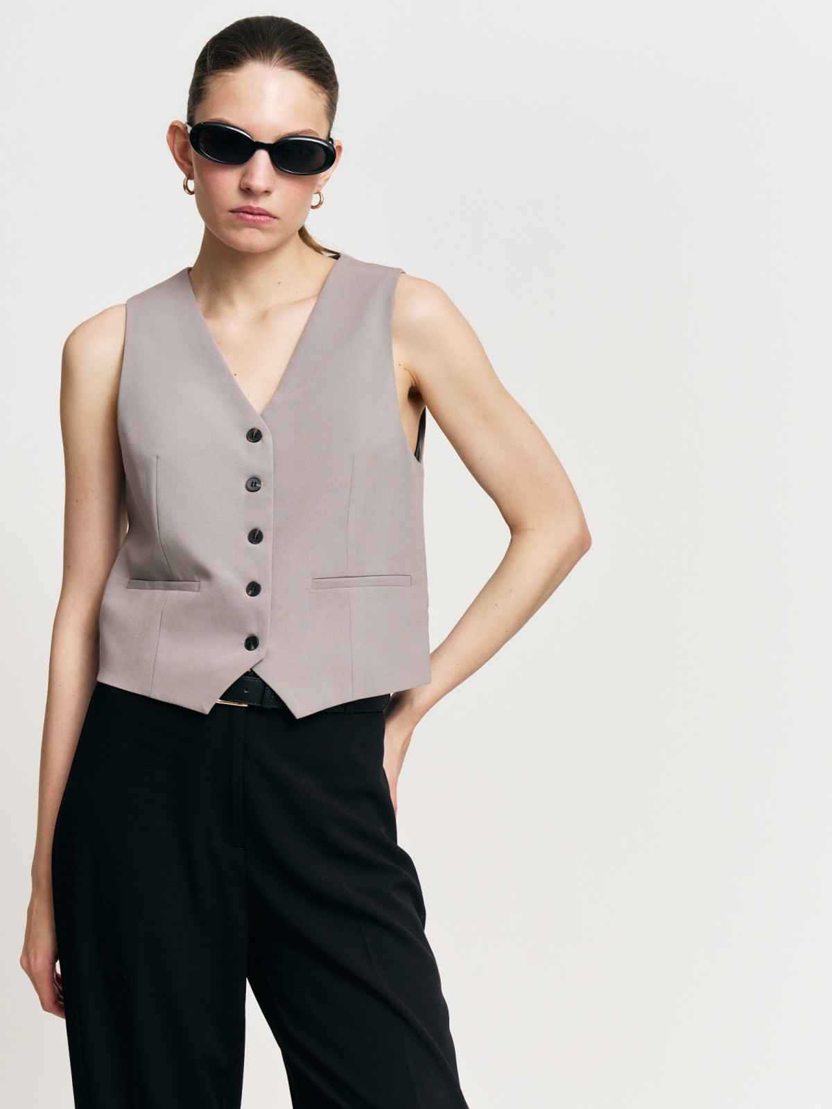 Классический жилет на пуговицах