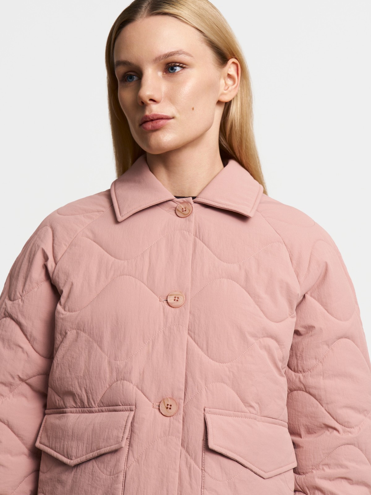 Утеплённая короткая куртка