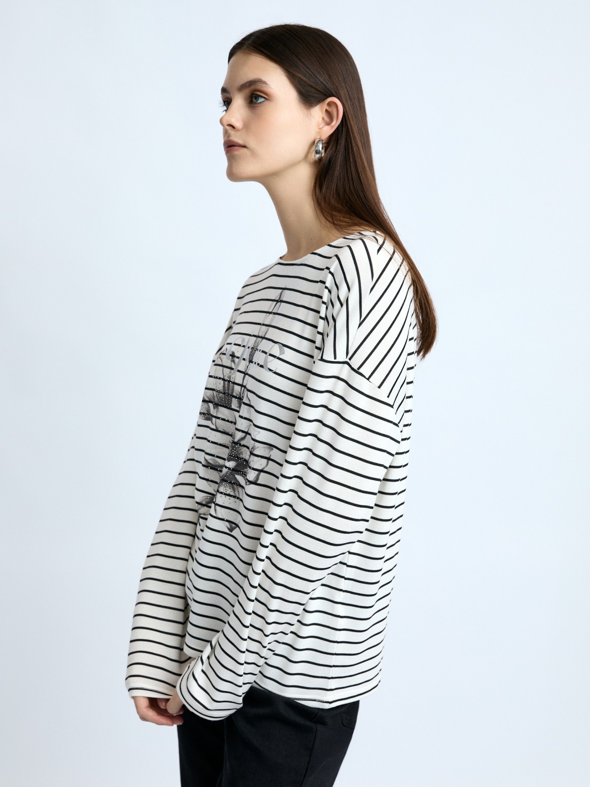 Лонгслив-тельняшка в полоску со стразами