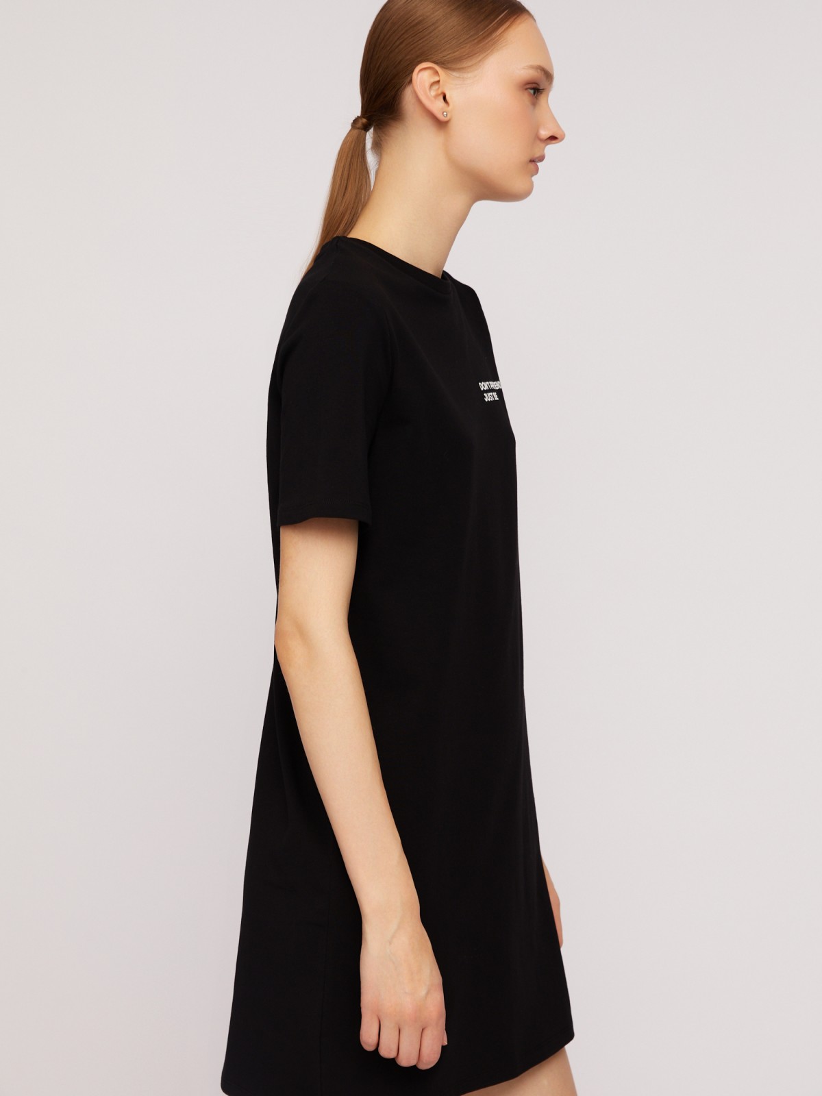 Платье-футболка из хлопка с коротким рукавом и принтом-надписью zolla N24218192022, цвет черный, размер XS - фото 5