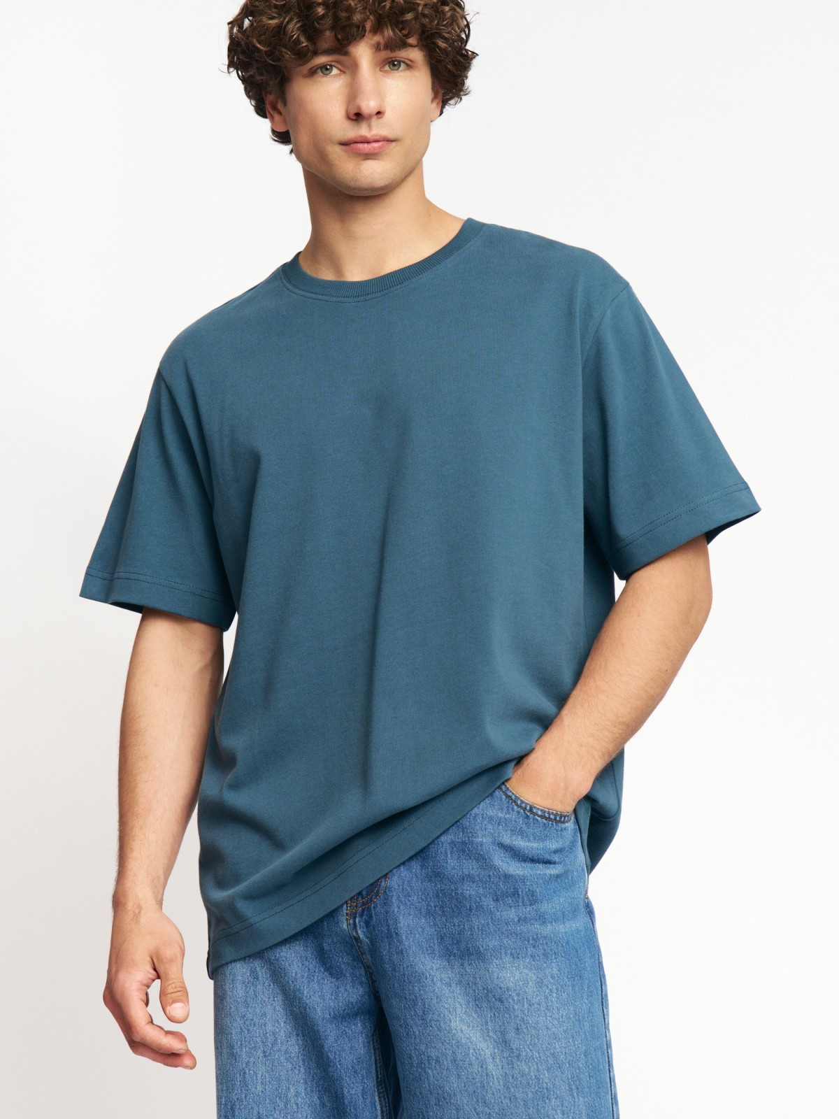 Однотонная базовая футболка из хлопка