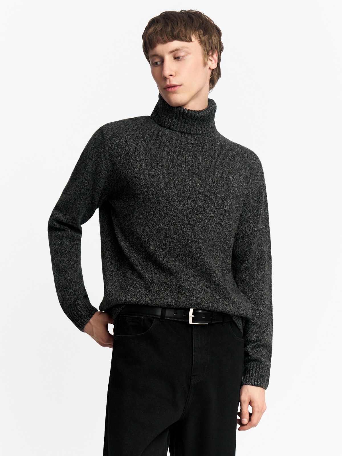 Вязаная шерстяная водолазка-свитер с горлом