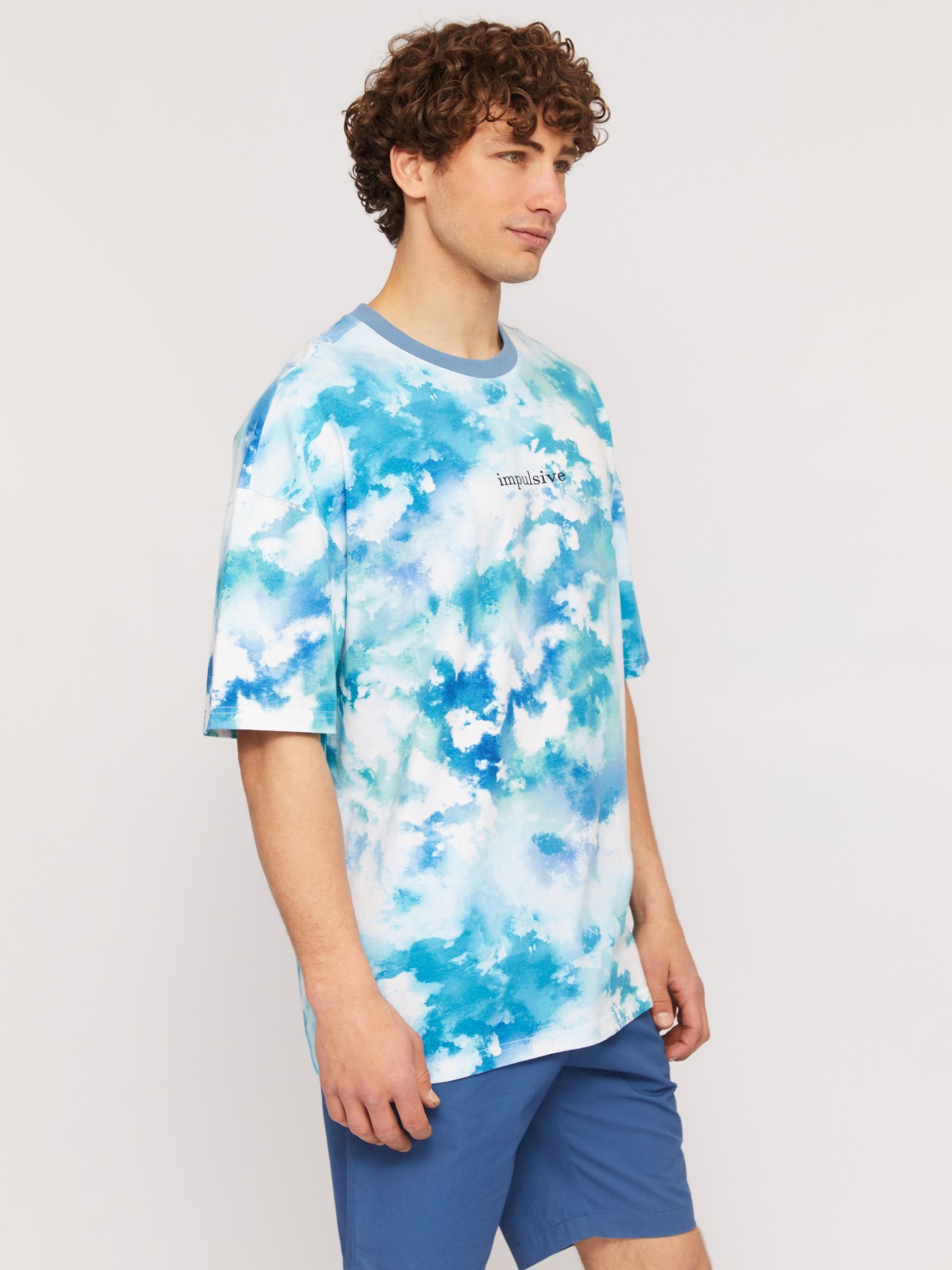 Футболка оверсайз из хлопка с тай-дай принтом