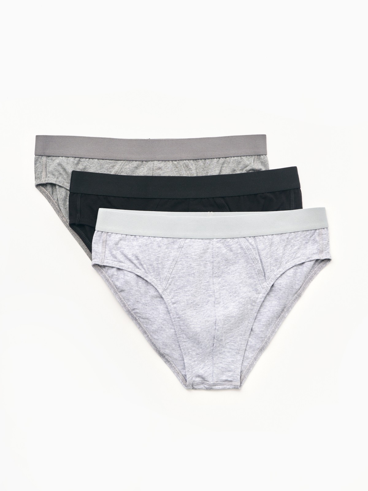 Набор трусов брифов 3 шт в комплекте 1099₽