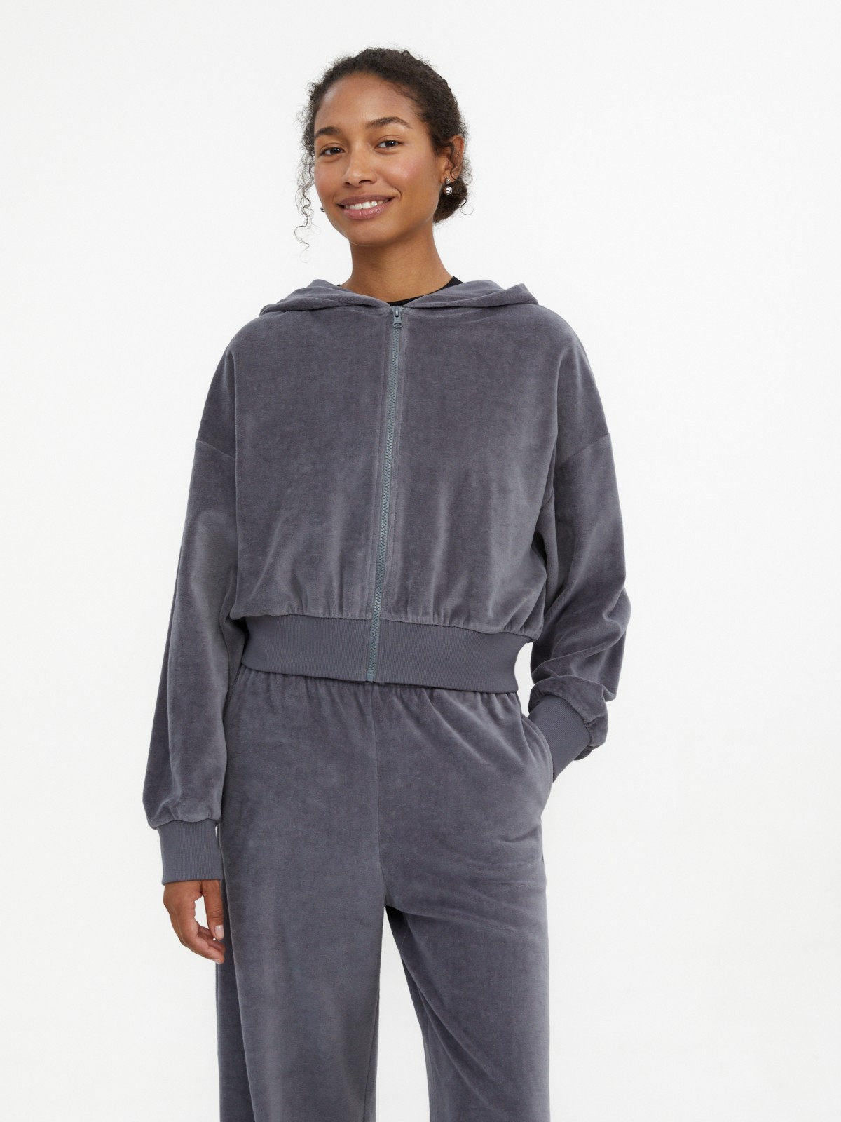 Укороченная толстовка на молнии с капюшоном