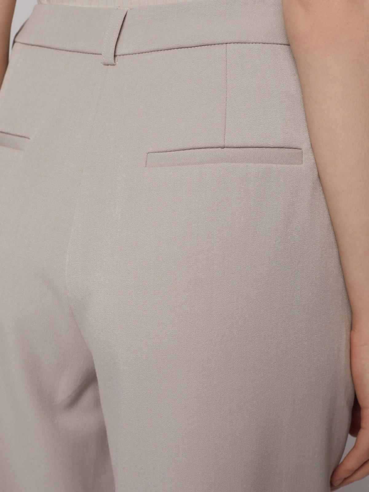 Брюки фасона Carrot