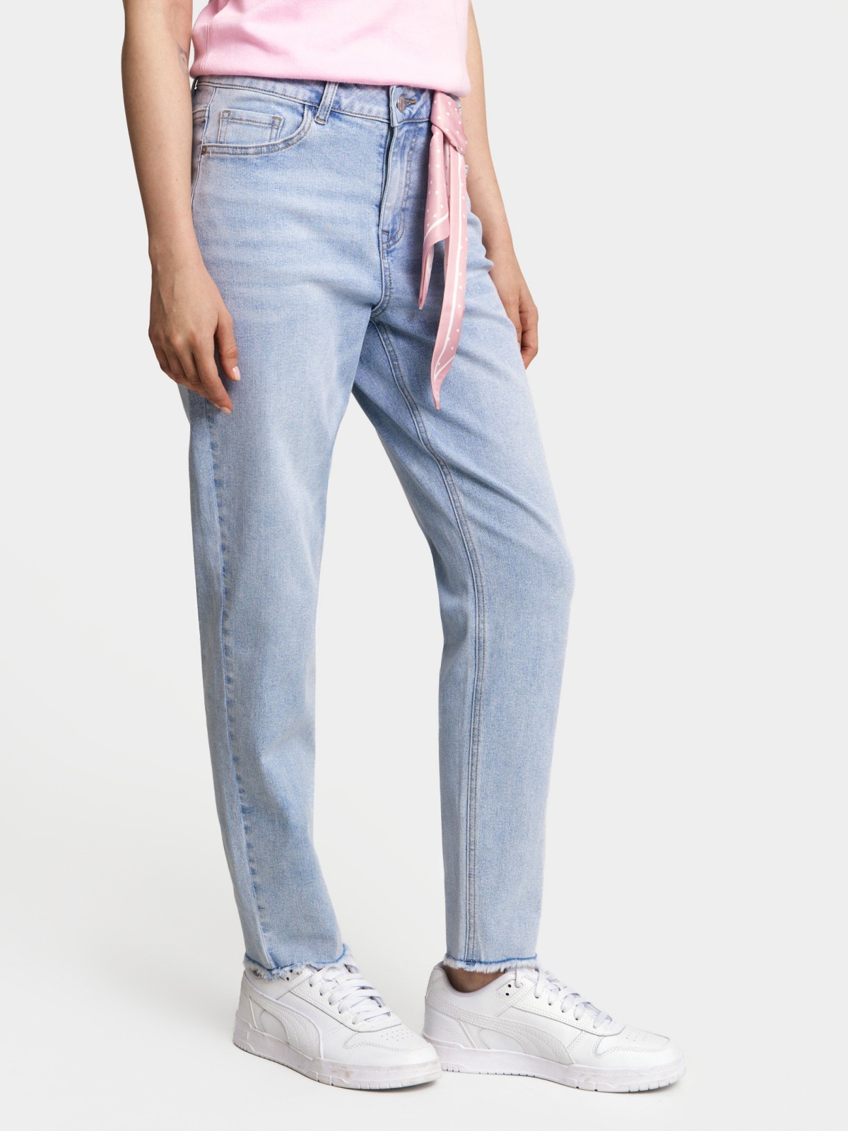 Джинсы силуэта Boyfriend с платком