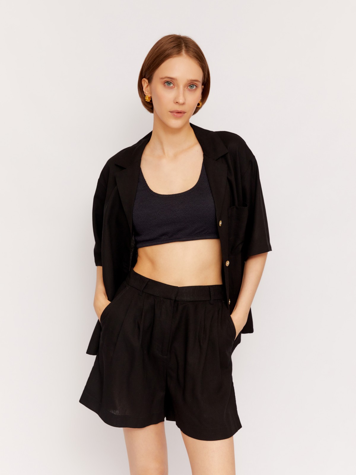 Короткие льняные шорты с резинкой