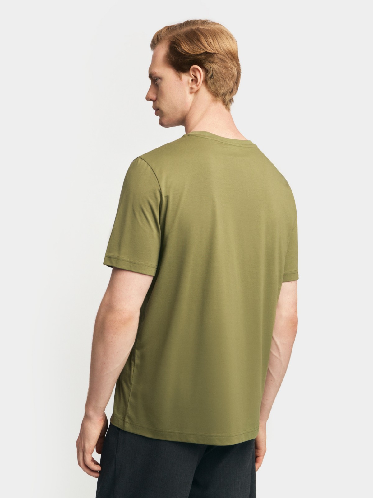 Однотонная футболка из хлопка