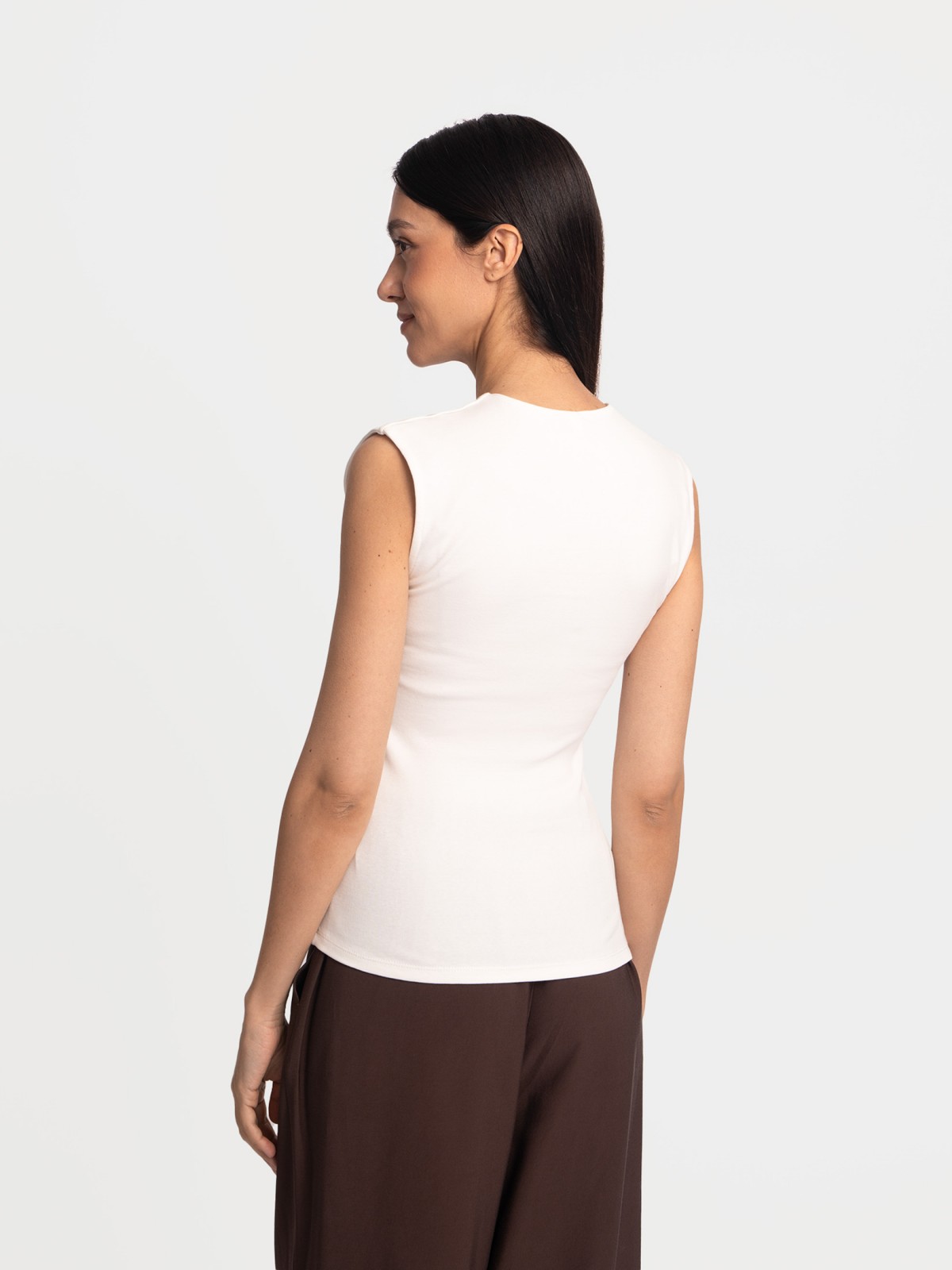 Майка-топ из хлопка без рукавов