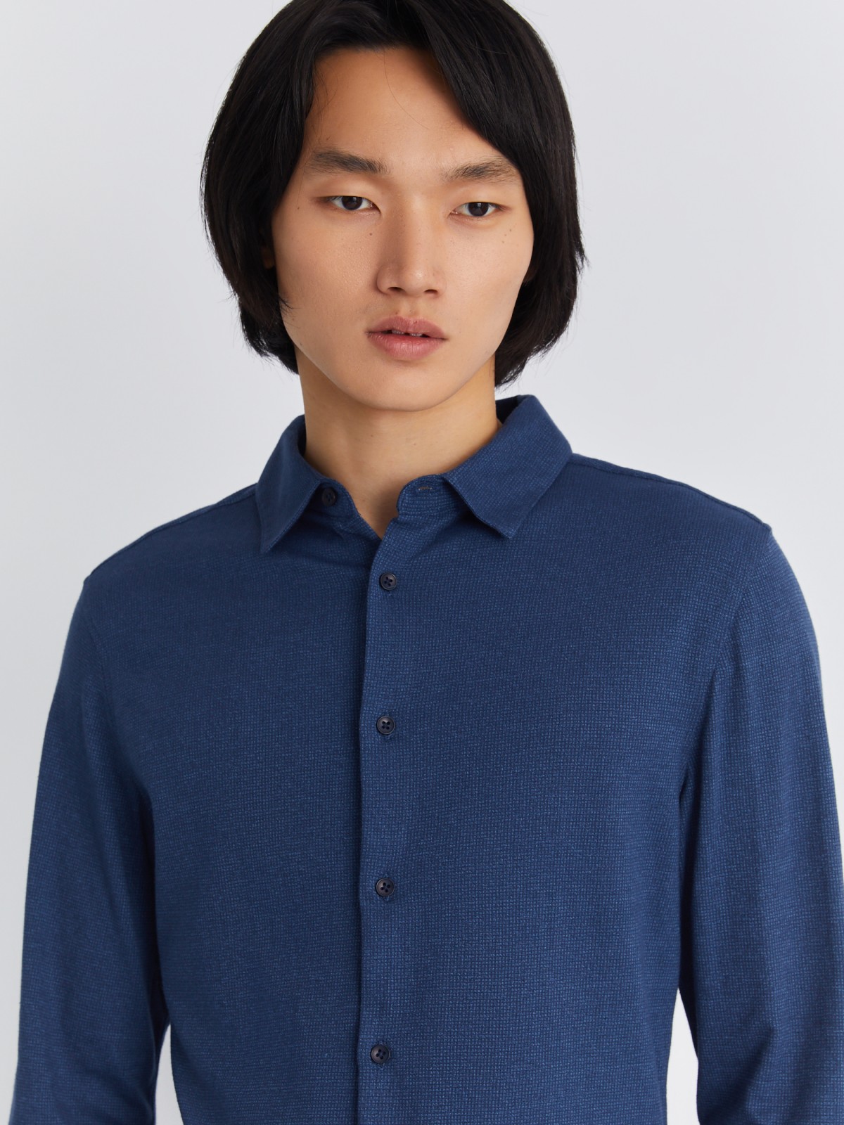 Рубашка полуприлегающего силуэта из трикотажной ткани с длинным рукавом zolla 012322159141, цвет темно-синий, размер M - фото 3