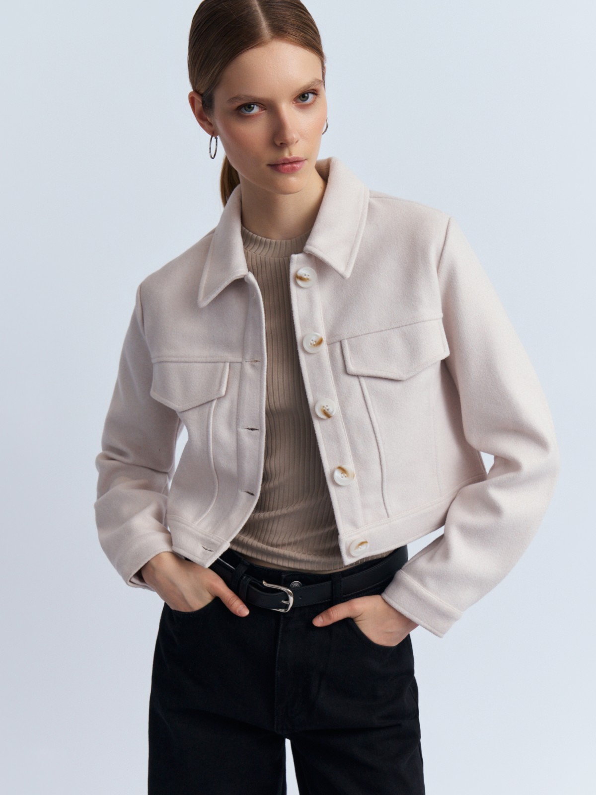 Укороченная куртка-жакет на пуговицах