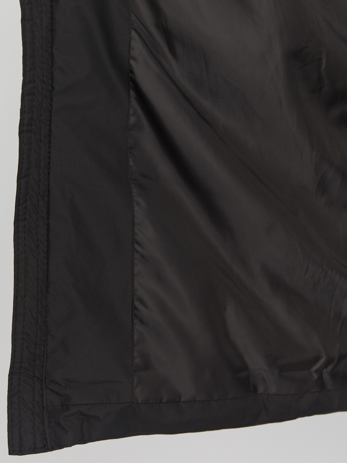 Тёплая стёганая куртка удлинённого силуэта с капюшоном zolla 01342522J064, цвет черный, размер M - фото 5