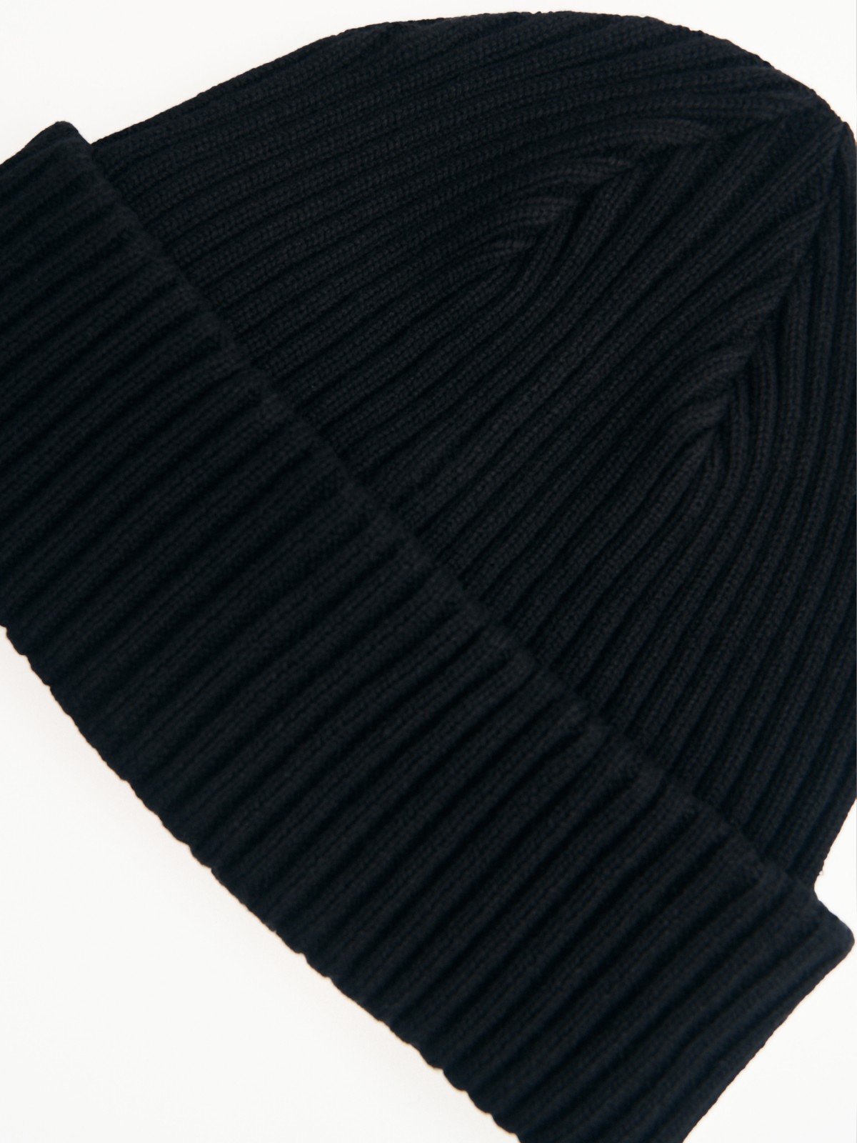 Вязаная шапка-бини