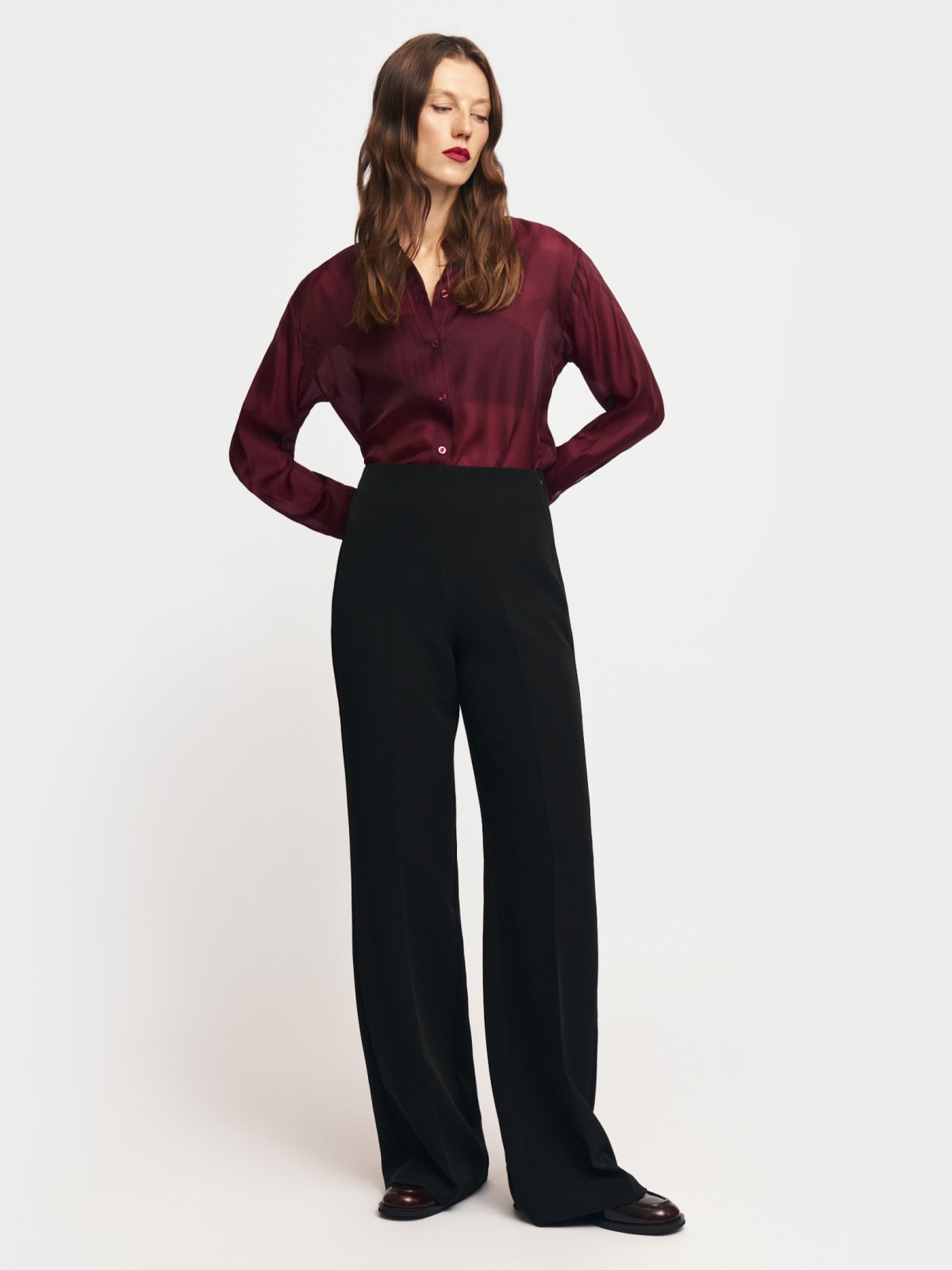 Брюки прямого фасона со стрелками