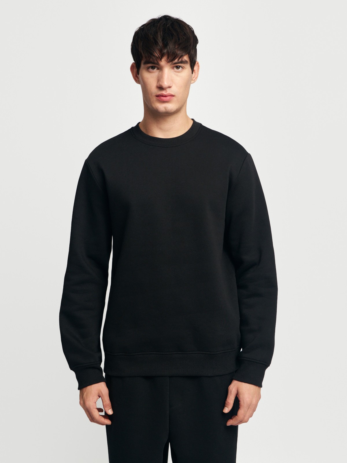 Утеплённый свитшот прямого кроя с длинным рукавом