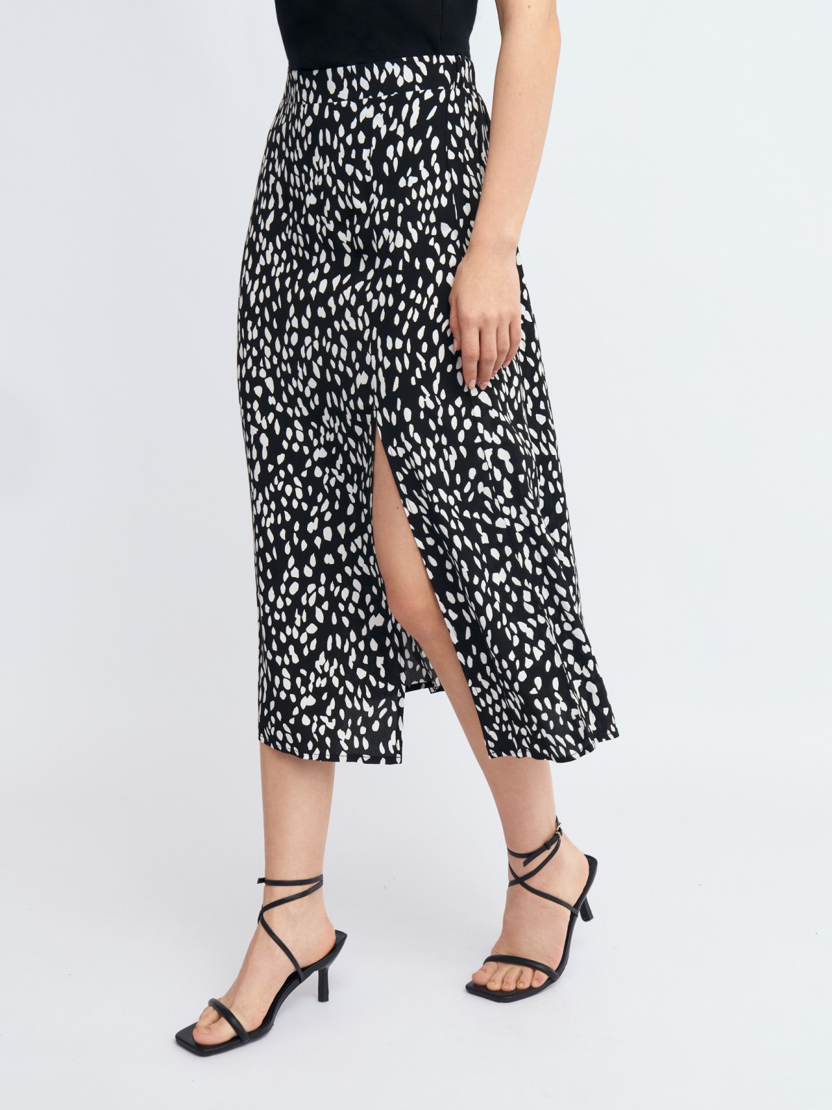 Юбка миди из вискозы на резинке с разрезом