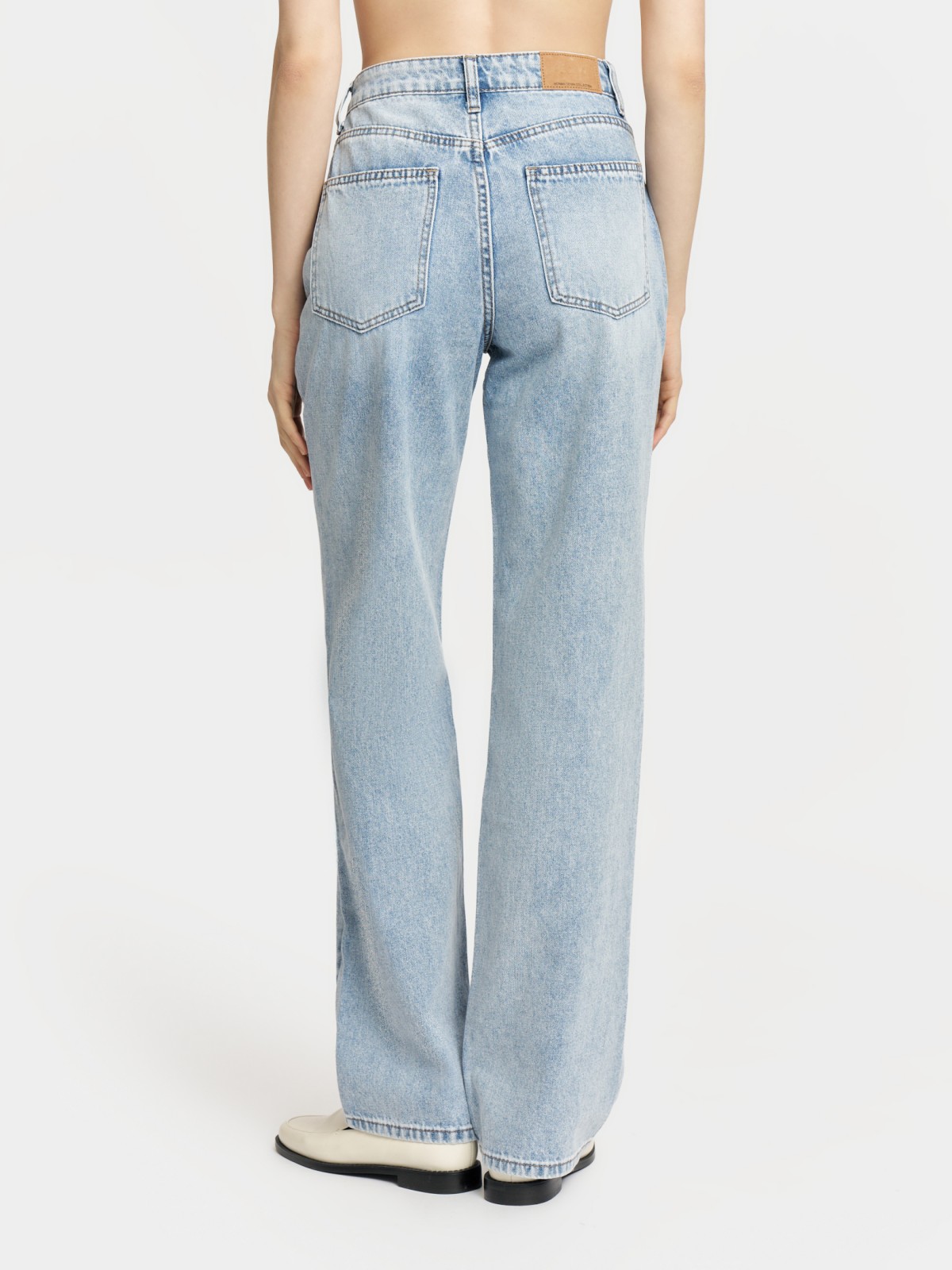 Джинсы прямого силуэта со средней посадкой