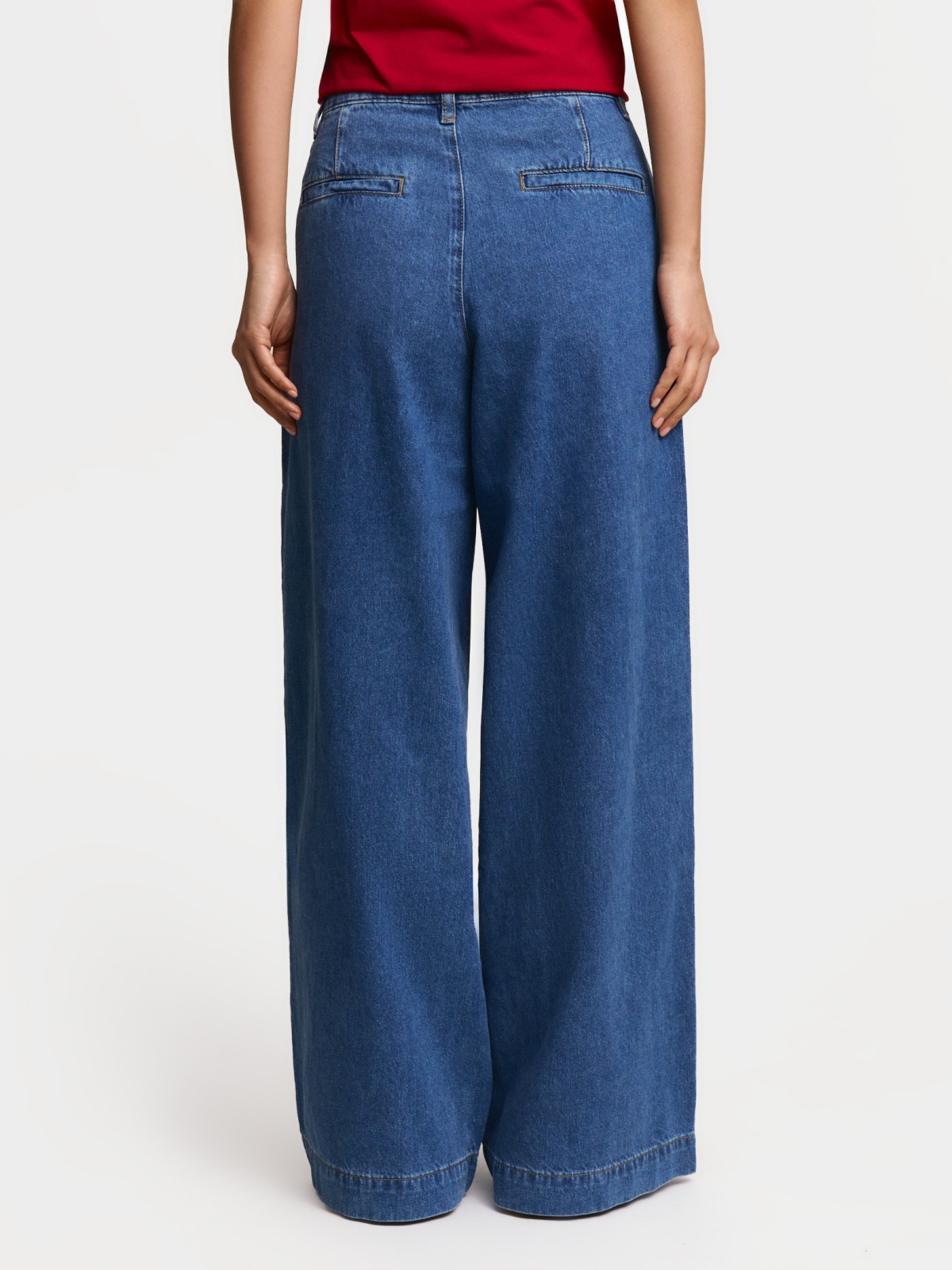 Джинсы силуэта Wide с защипами