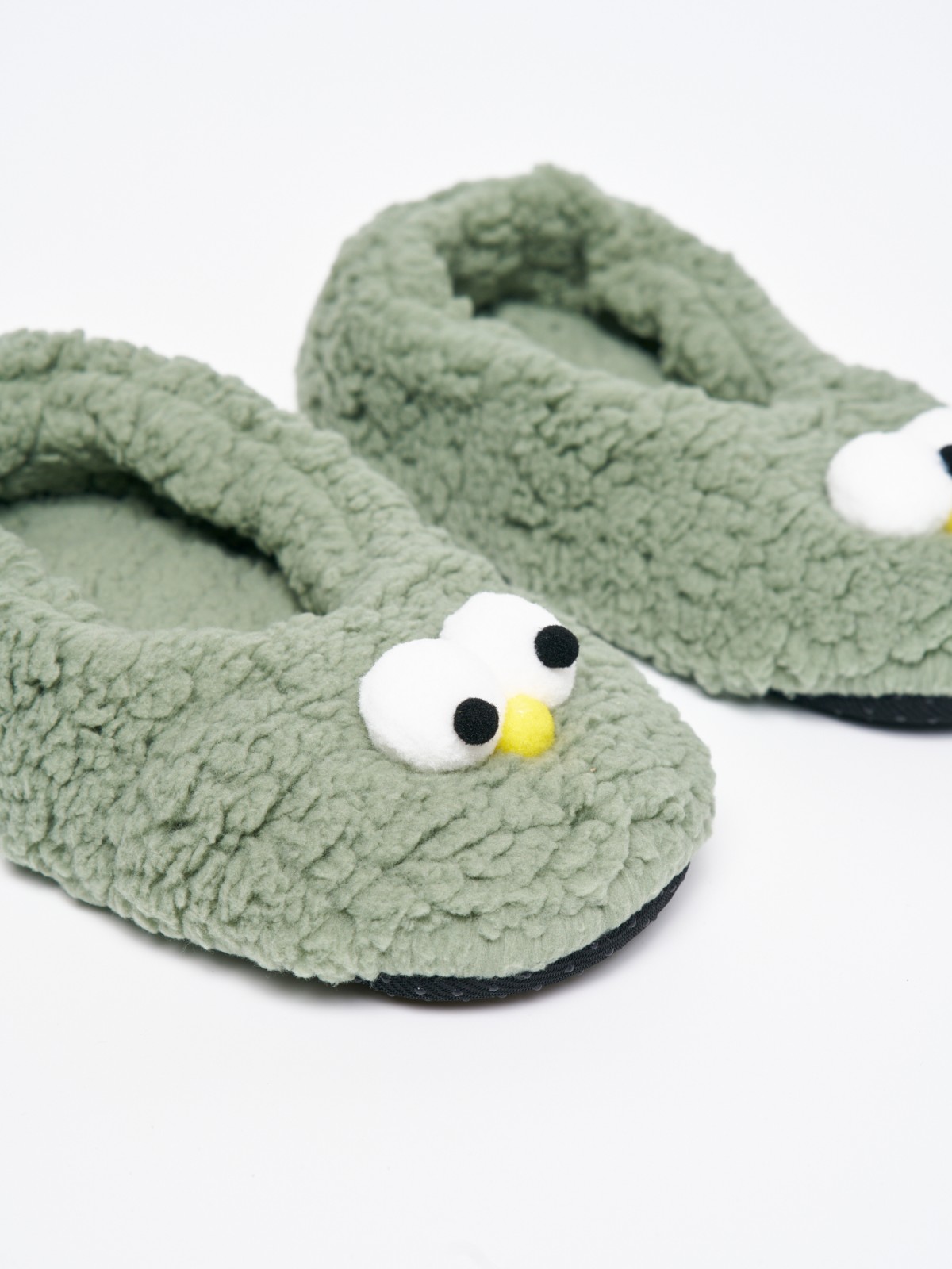 Домашние тапочки из искусственного меха