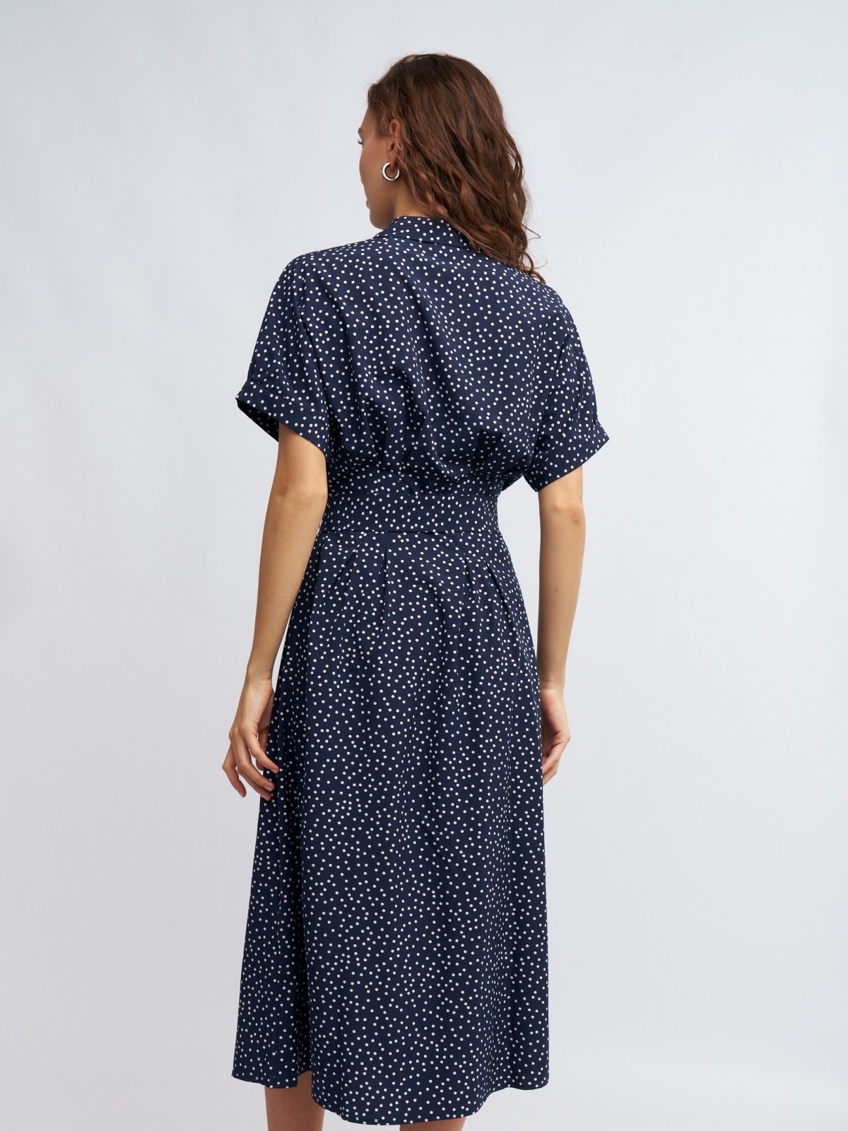 Платье-рубашка с акцентными короткими рукавами