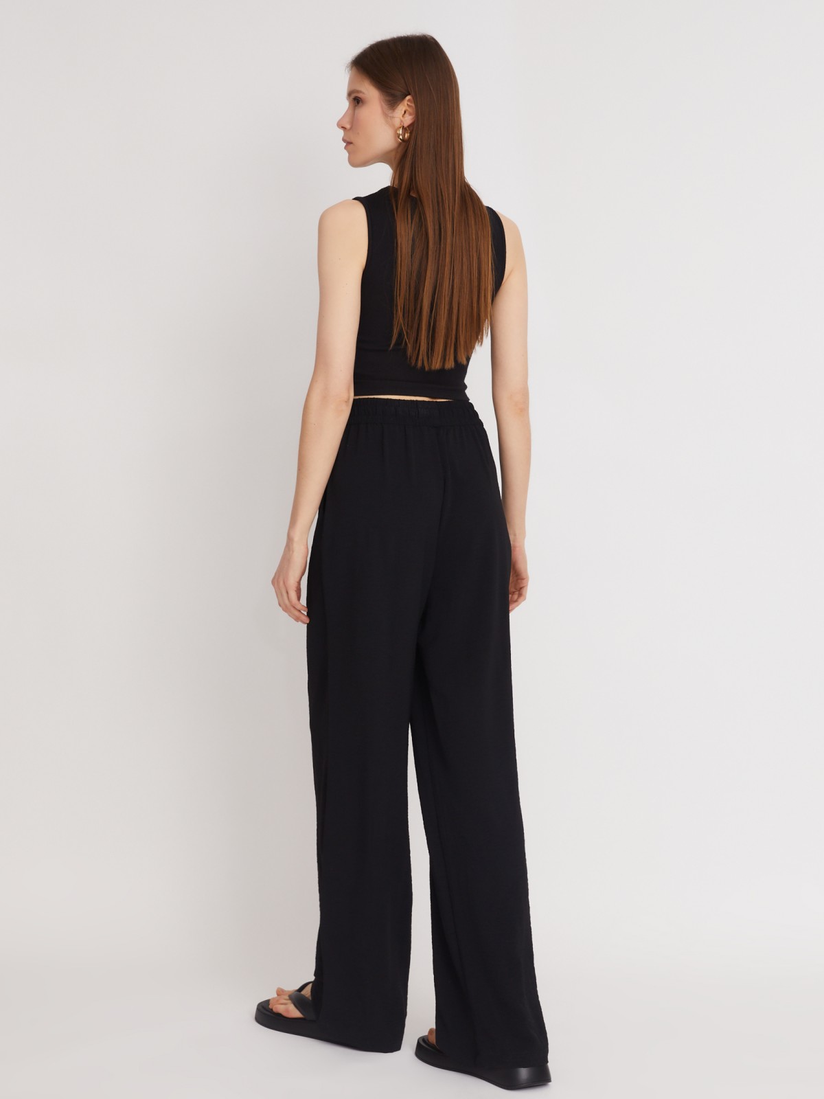 Брюки на резинке прямого силуэта